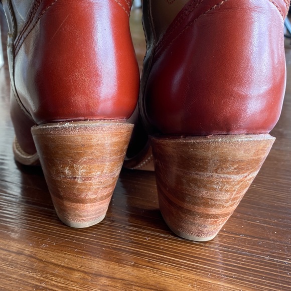 VINTAGE “Miss Capezio” Tan and Red Butterfly Cowboy Boots 🦋 - Picture 11 of 17